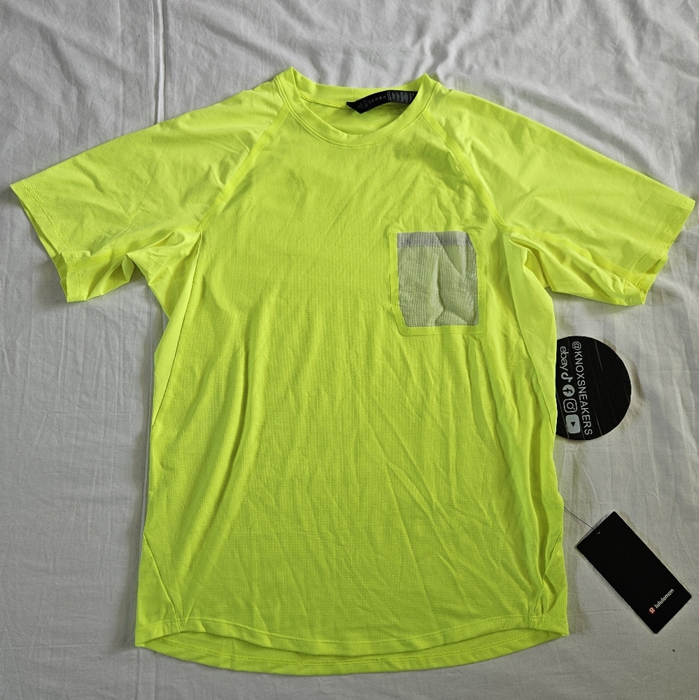 Lululemon Ventilated Hiking Short Sleeve HIYE Highlight Yellow Men’s Size Medium